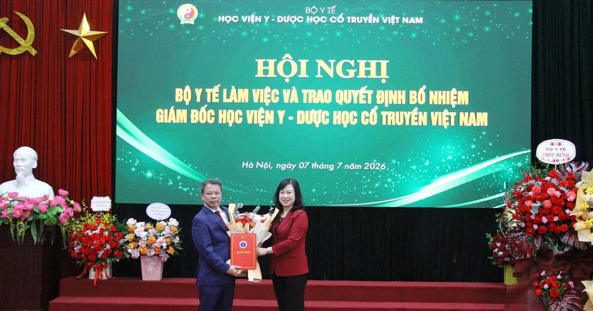 Trao quyết định bổ nhiệm Giám đốc Học viện Y - Dược học cổ truyền Việt Nam