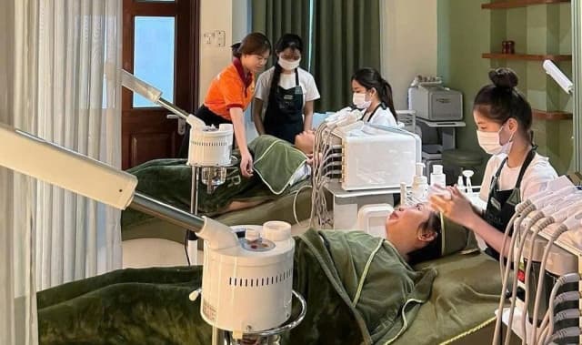 Gỡ rào cản bằng cấp, thu hút người giỏi