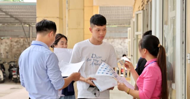 Nóng trong tuần: Hội nghị Giám đốc Sở GD&ĐT; tiếp tục hoàn thiện kỳ thi chuẩn hóa quốc gia