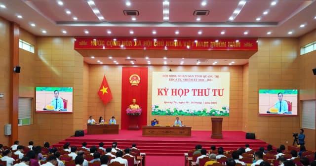 Gỡ vướng chính sách, bảo đảm quyền lợi cho giáo viên và học sinh Quảng Trị