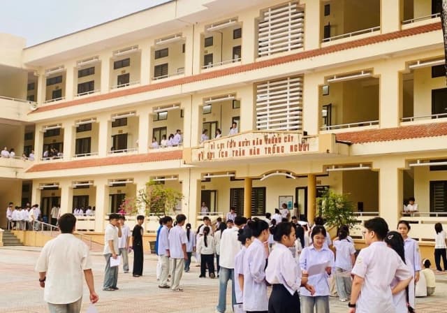 Phú Thọ chốt lộ trình hoàn thành sắp xếp các trường học công lập