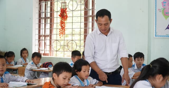 Dự thảo chính sách mở rộng cơ hội học tập cho học sinh dân tộc rất ít người