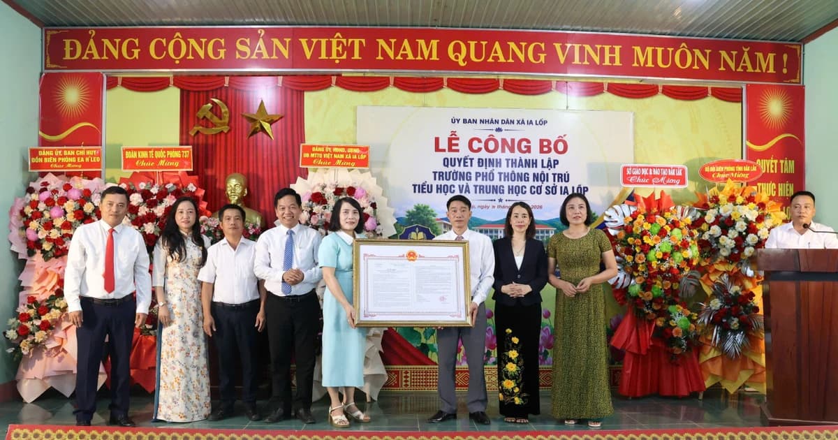 Hai xã biên giới ở Đắk Lắk công bố quyết định lãnh đạo trường liên cấp