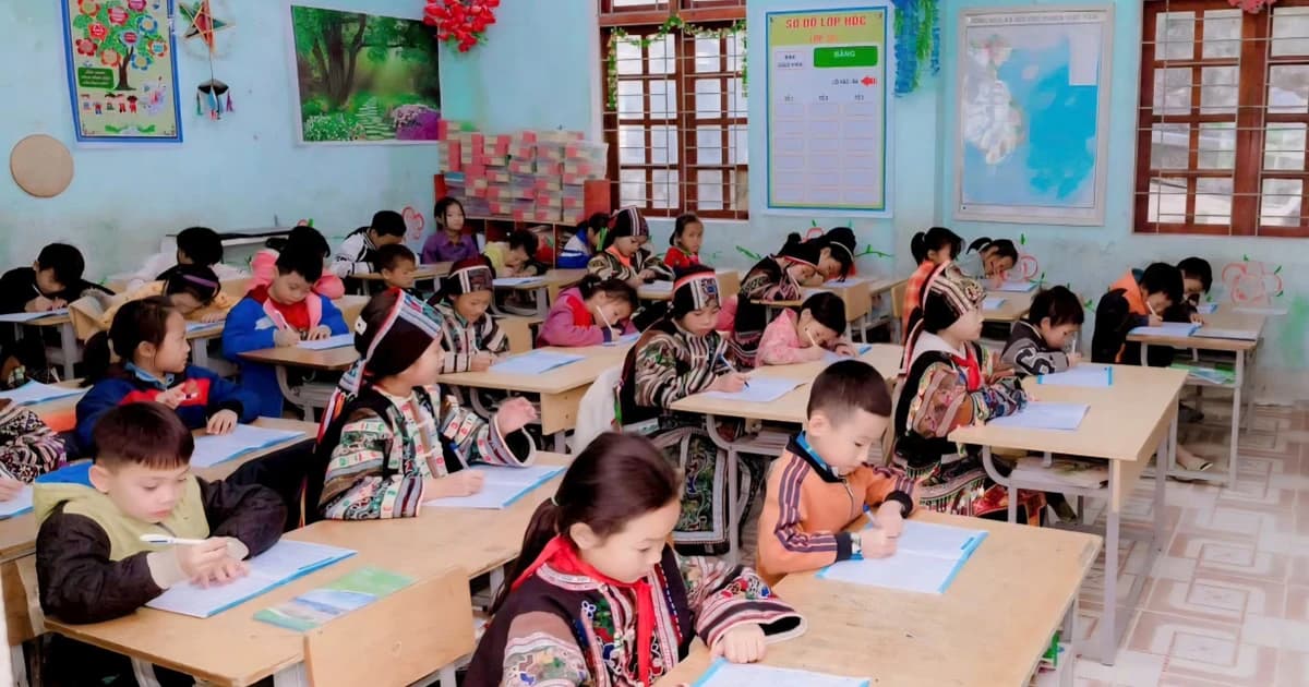 Quy định mới về trang cấp đồ dùng, học phẩm cho học sinh vùng biên Tuyên Quang