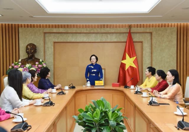 Đẩy nhanh xây dựng hồ sơ đề cử UNESCO ghi danh áo dài Việt Nam