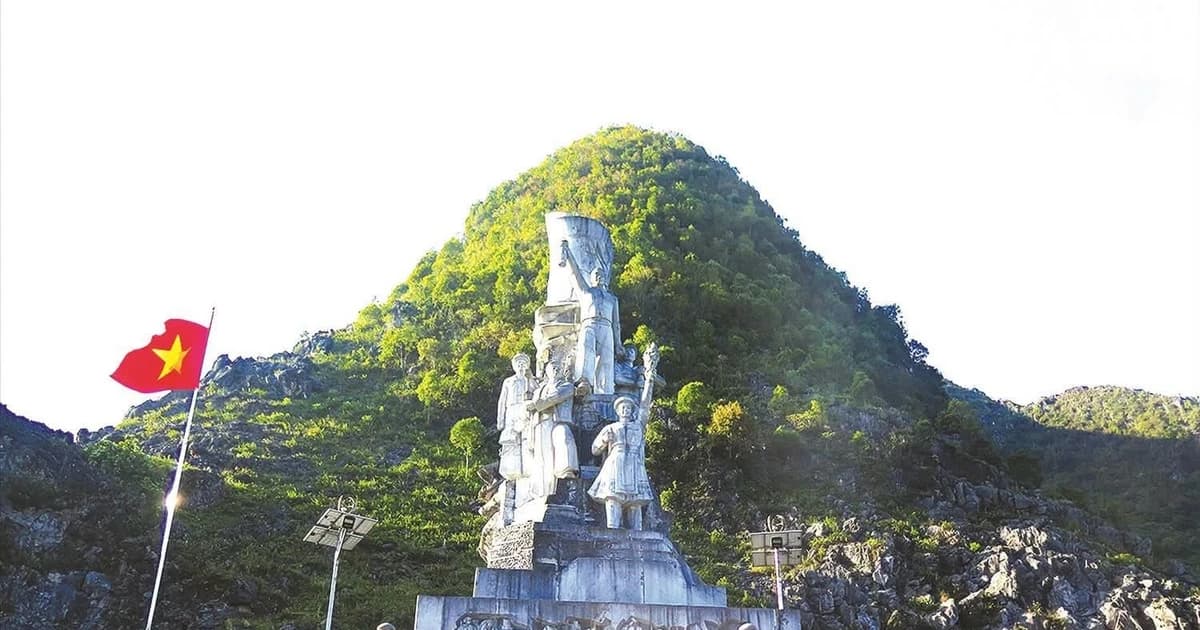 Công nhận cụm tượng đài Thanh niên xung phong mở đường Hạnh Phúc thành điểm du lịch