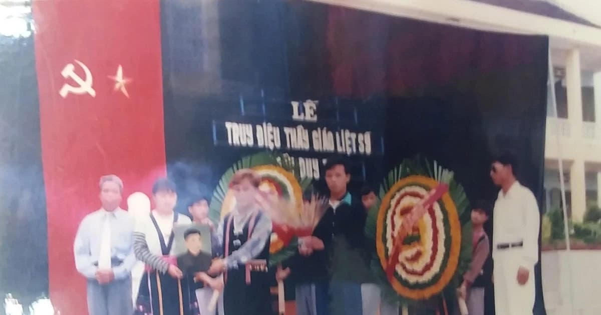 Dòng Đà giang còn kể chuyện thầy giáo liệt sĩ