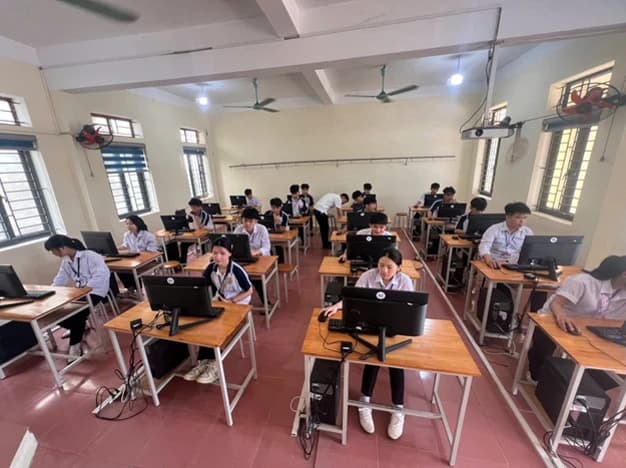 Bước chuyển tiếp phù hợp khi mở rộng hình thức thi tốt nghiệp THPT trên máy tính