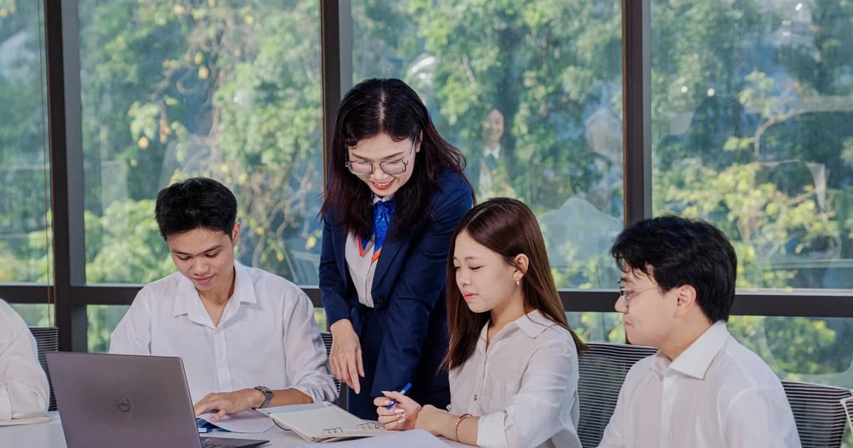 Khoa học phải góp phần giải quyết những vấn đề của thực tiễn