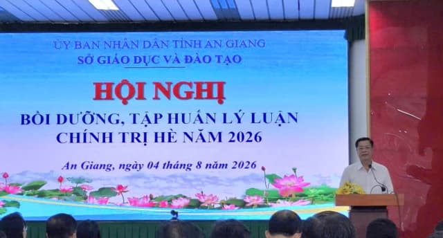 Ngành GD&ĐT An Giang bồi dưỡng chính trị hè cho cán bộ, công chức, viên chức