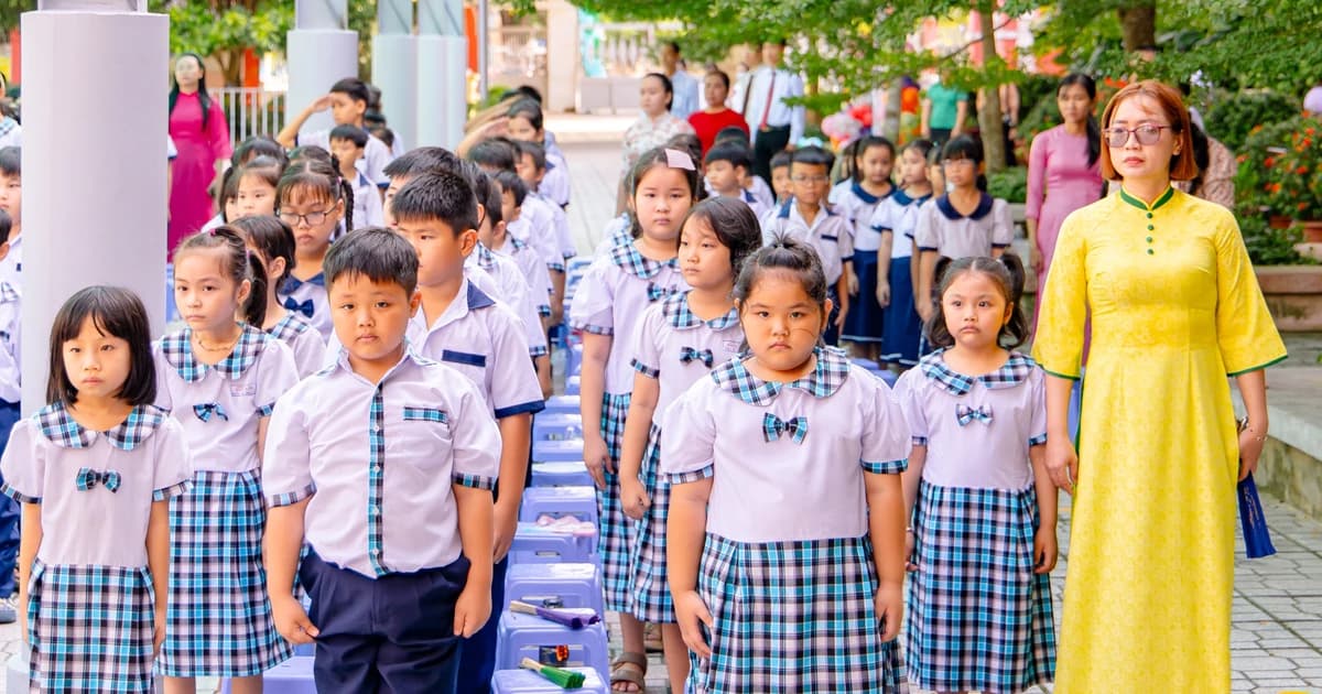 Đổi mới quản trị để giáo viên toàn tâm cho chuyên môn