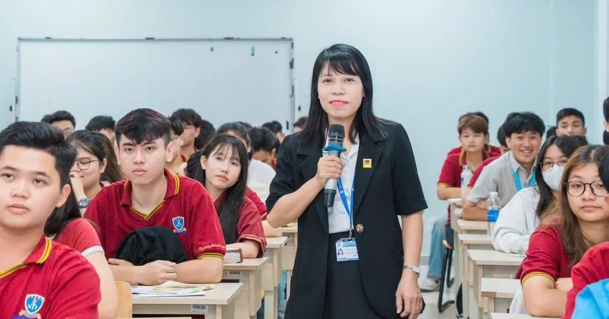 Truyền tri thức, trao chuẩn mực