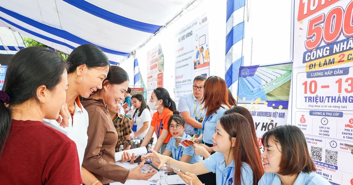 Tạo việc làm tại chỗ, xây dựng thị trường lao động bền vững