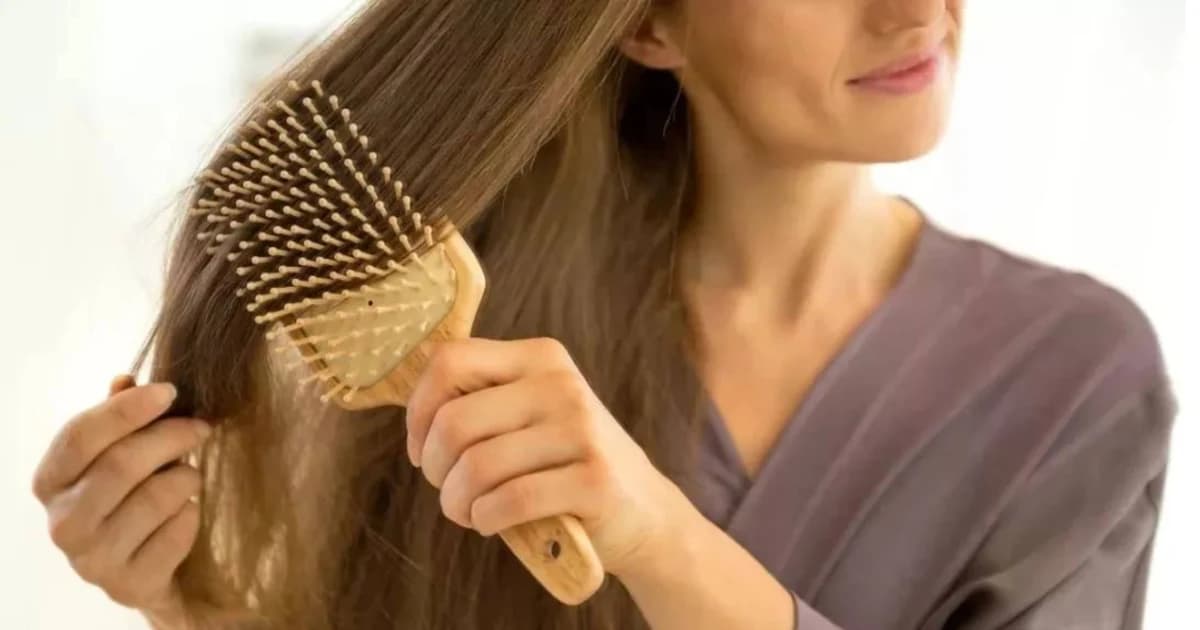 Lợi ích bất ngờ khi chải tóc mỗi ngày