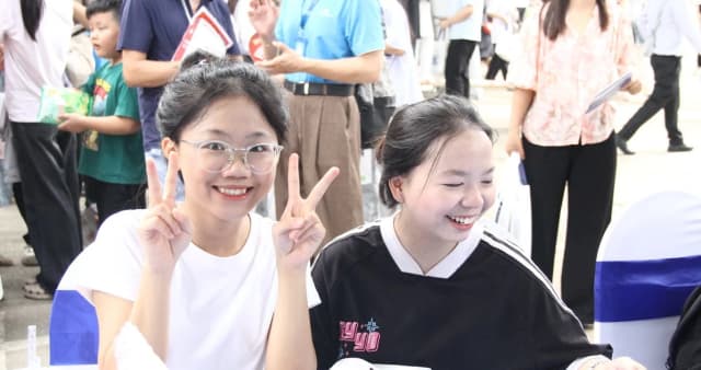 Điểm chuẩn đại học 2026: STEM tăng sức hút, thí sinh giỏi Toán vào ngành xã hội