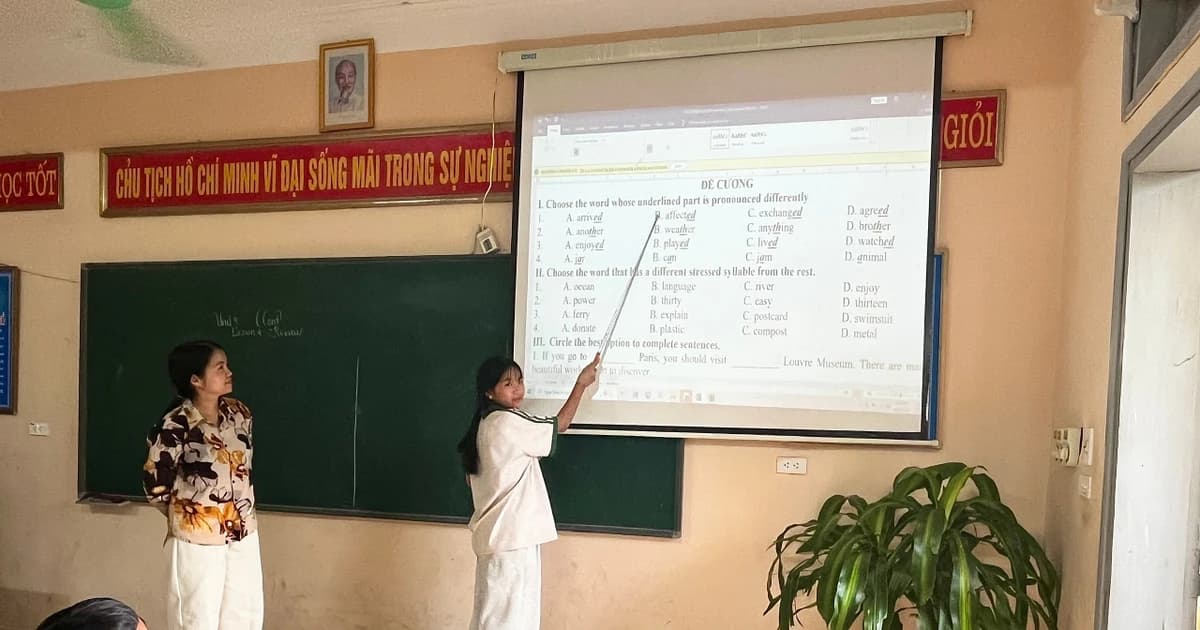 Khoản nợ phía sau bục giảng: Hai bảng tính để 'khớp' dự toán