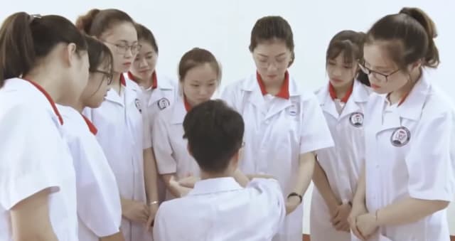 TUMP định hướng nghề nghiệp cho sinh viên cao đẳng điều dưỡng