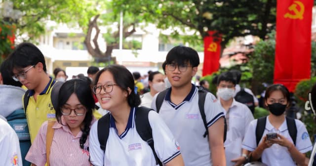 Học bổng tạo lực đẩy, điểm chuẩn khoa học cơ bản, công nghệ - kỹ thuật bứt lên