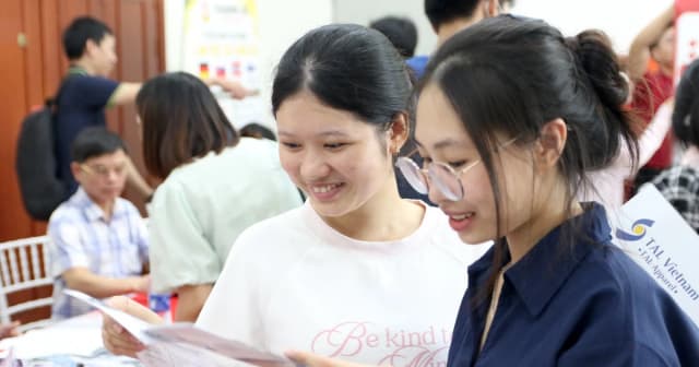 Đưa sinh viên Hưng Yên đến gần thị trường lao động