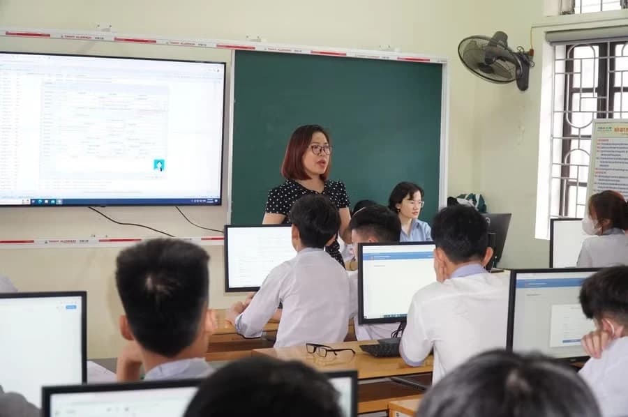 Không để giáo viên 'gánh' việc hỗ trợ giáo dục