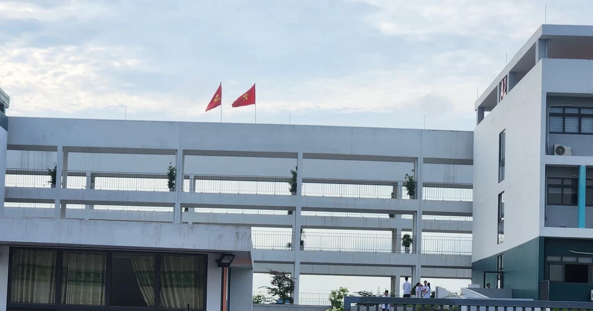 Hơn 300 thí sinh Tuyên Quang dự thi lại 2 môn tự chọn