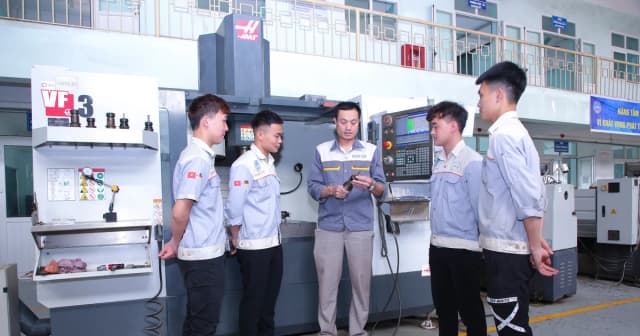 Gắn đào tạo nghề với doanh nghiệp, mở cơ hội việc làm cho người trẻ