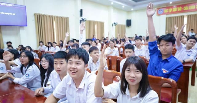 Không đỗ lớp 10 công lập: Ngã rẽ tuổi 15