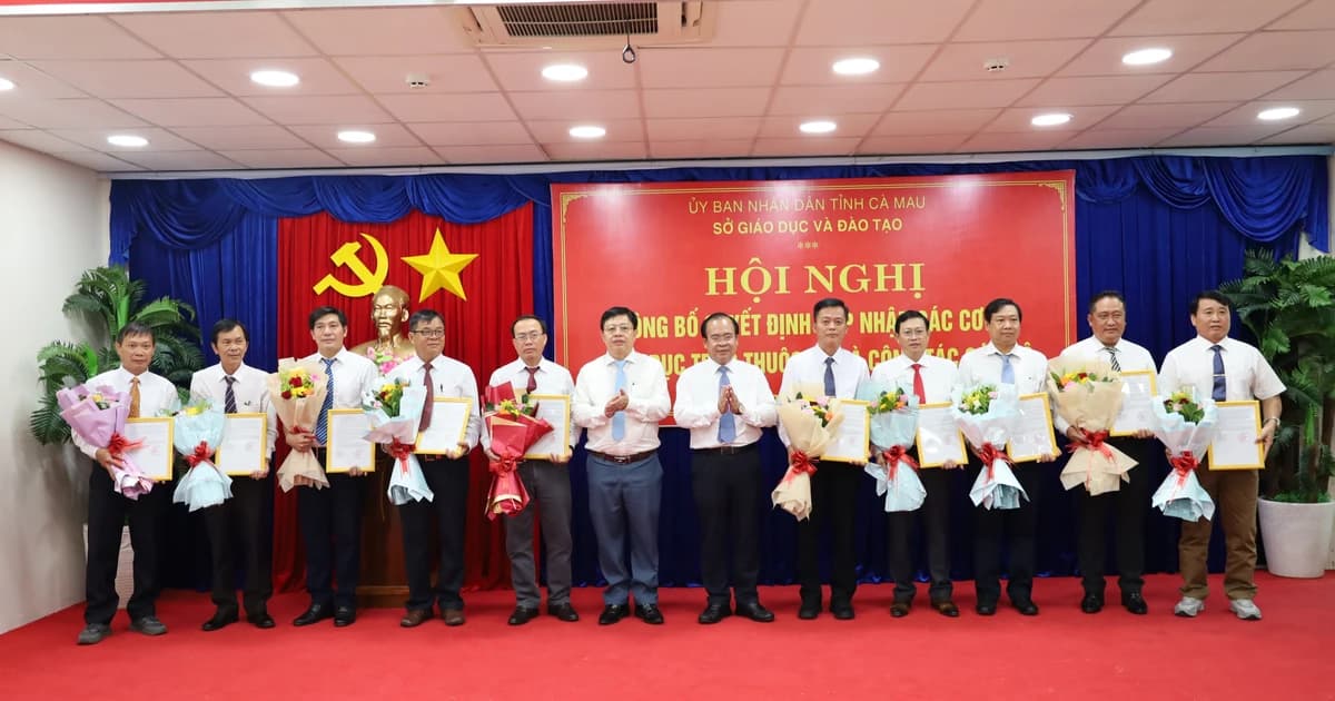 Công bố quyết định sáp nhập 20 đơn vị, trường học trực thuộc Sở GD&ĐT Cà Mau