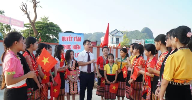 Trường nội trú vùng biên mở cánh cửa giáo dục bình đẳng cho học sinh đặc thù