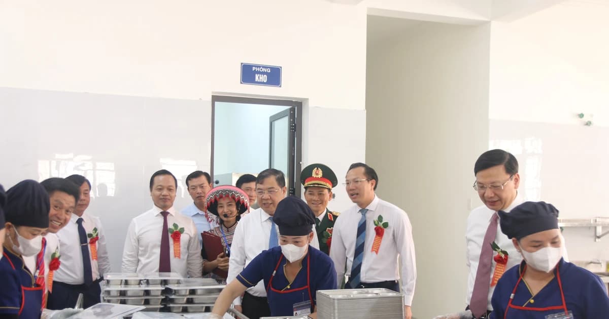 Giữ an toàn từ mỗi bữa ăn của học sinh vùng biên
