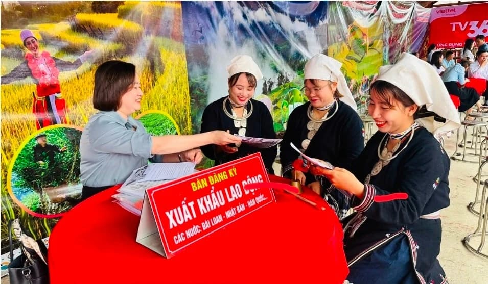 Đưa cơ hội việc làm về tận bản, người dân vùng cao có thêm lựa chọn