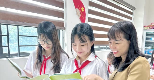 Học sinh có thể dùng sách điện tử miễn phí trên ứng dụng iHanoi