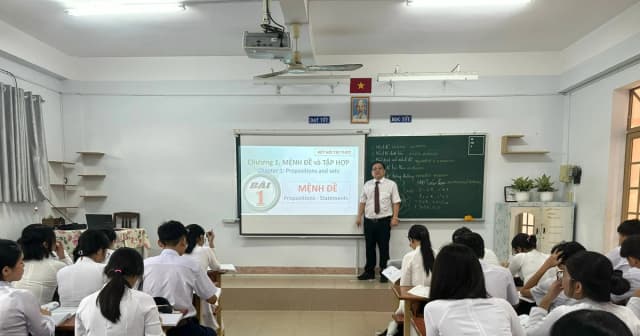 Cần đồng bộ giải pháp để dạy Toán bằng tiếng Anh đi vào thực chất