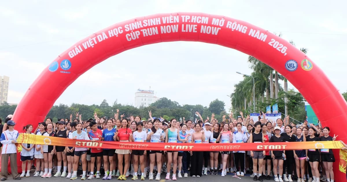 Tân sinh viên TPHCM sôi nổi trải nghiệm ngày hội đầu năm học