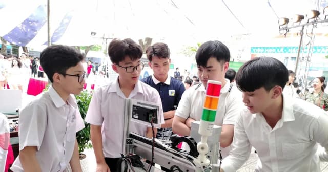 Giáo dục STEM trong trường phổ thông cần bảo đảm điều kiện triển khai