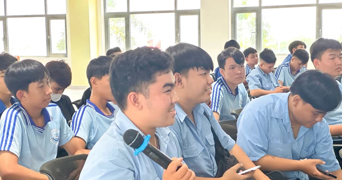 Xóa khoảng cách từ chính sách đến thiết bị nghề