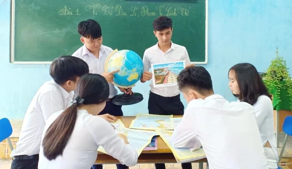 Chuyển từ dạy học sinh đọc sang hiểu và đánh giá bản đồ thế giới mới