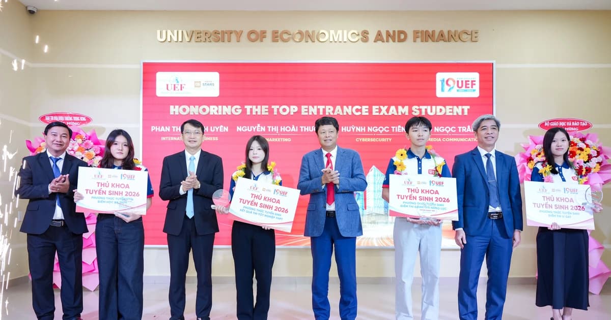 Những suất học bổng chắp cánh ước mơ giảng đường cho tân sinh viên