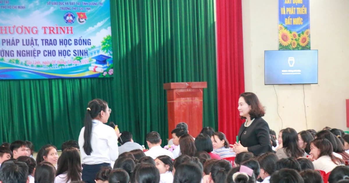 Trang bị hành trang pháp lý, định hướng nghề nghiệp cho học sinh Quảng Trị