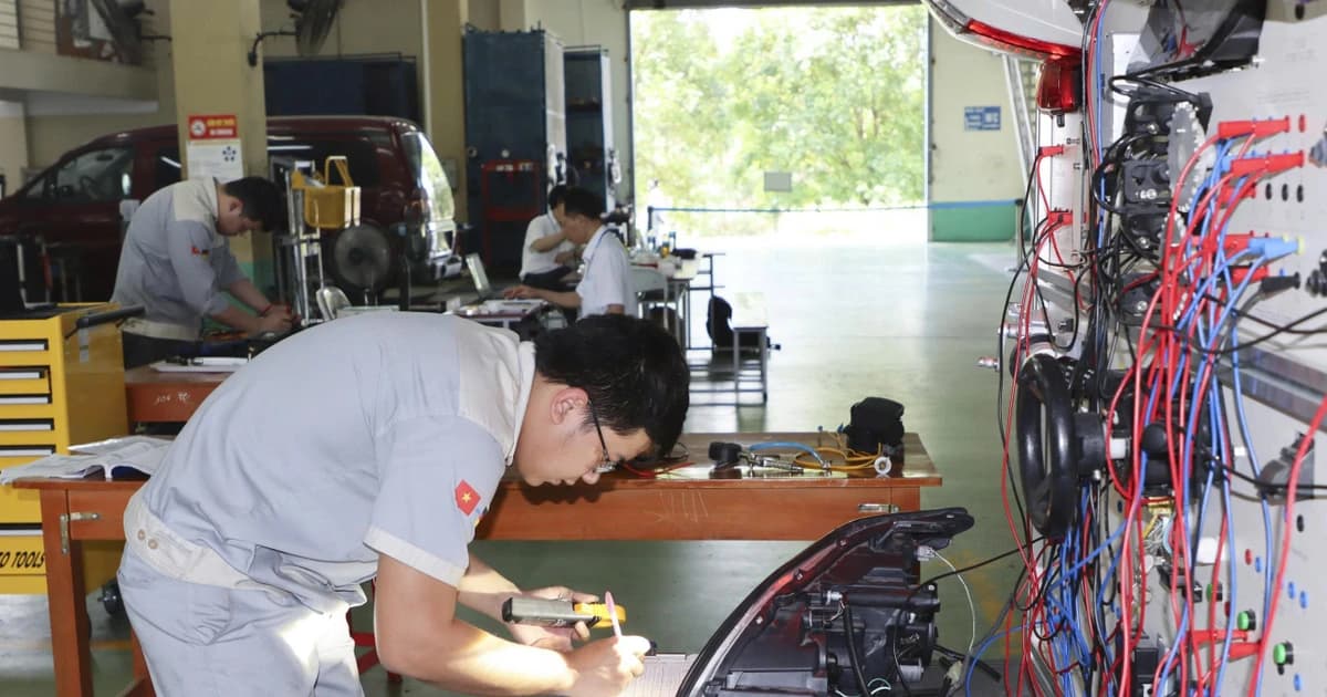 Một chuẩn đầu ra cho trung học nghề