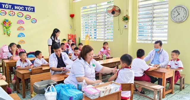 An Giang tiêm vắc-xin phòng bệnh cho trẻ mầm non và tiểu học