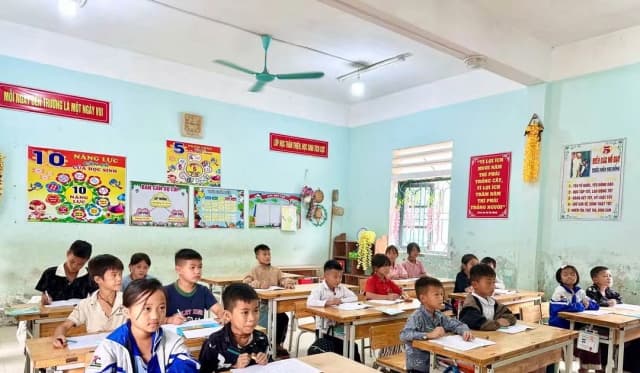 Thiếu giáo viên, thách thức nhìn từ thực tiễn vùng cao