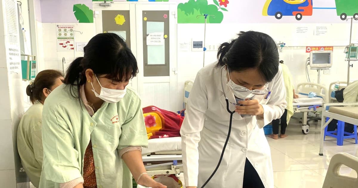 Bệnh tay chân miệng tăng mạnh với 4 ca tử vong, Bộ Y tế yêu cầu tăng thu dung điều trị