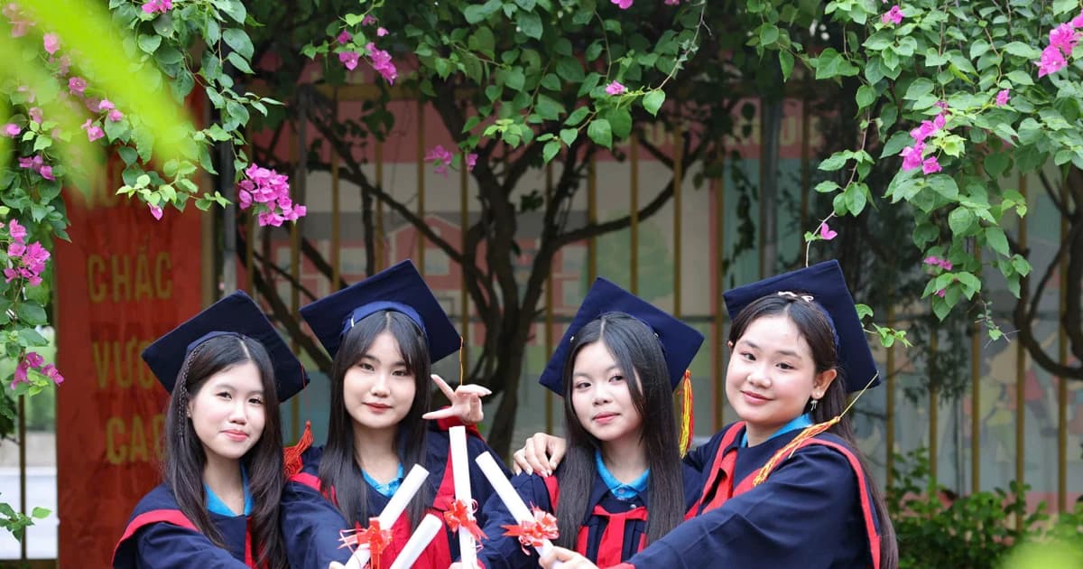 Trao yêu thương trong ngày tổng kết năm học