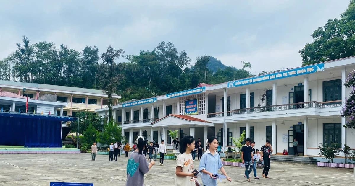 Học sinh Bắc Kạn hoàn thành Kỳ thi tuyển sinh vào lớp 10 hệ không chuyên