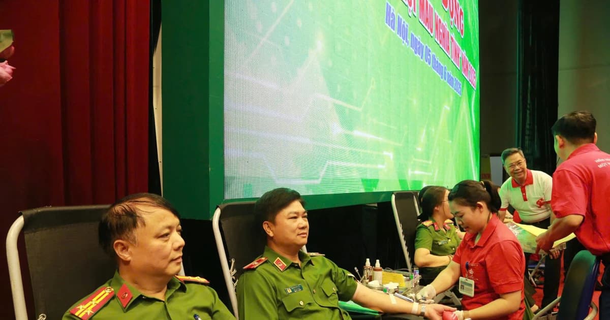 Công an Hà Nội phát động hành trình Giọt máu nghĩa tình 2025