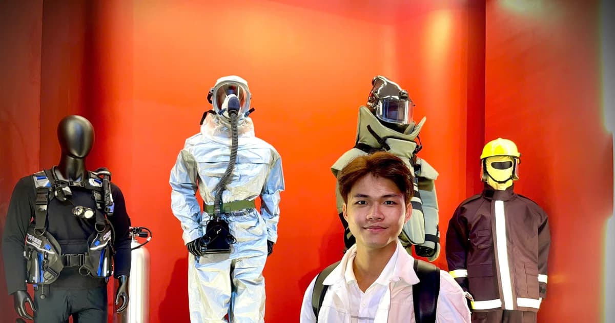 Giới trẻ TPHCM hào hứng tham quan triển lãm tôn vinh Công an Nhân dân Việt Nam