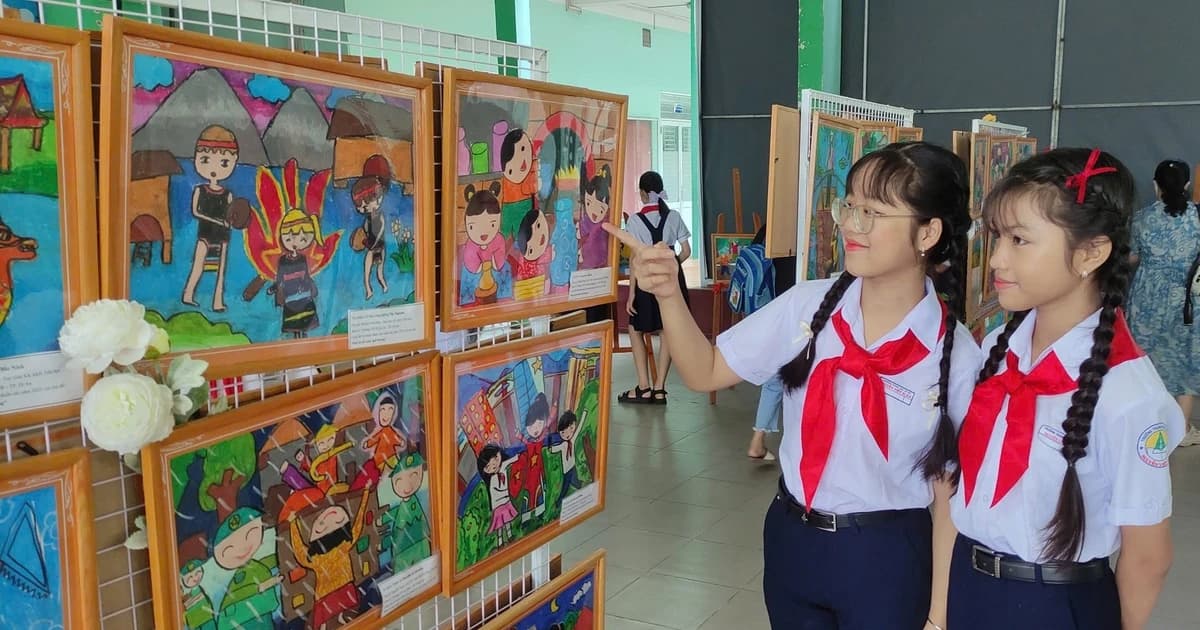 Khơi dậy tình yêu quê hương qua từng nét cọ trẻ thơ