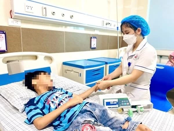 Trẻ sốc nhiệt do sử dụng điều hòa chưa đúng cách