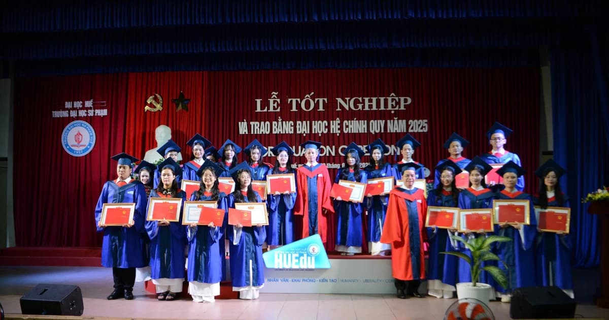 Trường Đại học Sư phạm, Đại học Huế trao bằng cho hơn 1.500 tân cử nhân